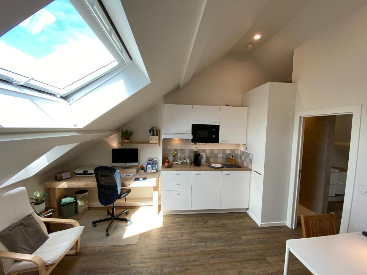 Logies-M Comfort Studios Inc Bikes B&B Ostenda Esterno foto