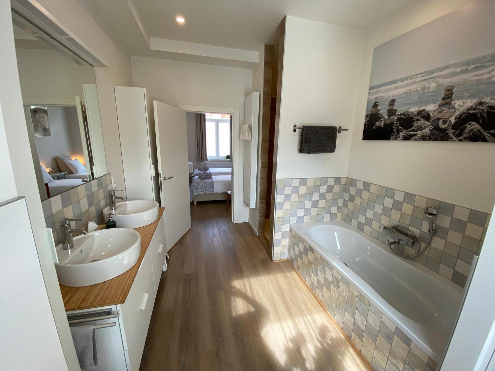 Logies-M Comfort Studios Inc Bikes B&B Ostenda Esterno foto