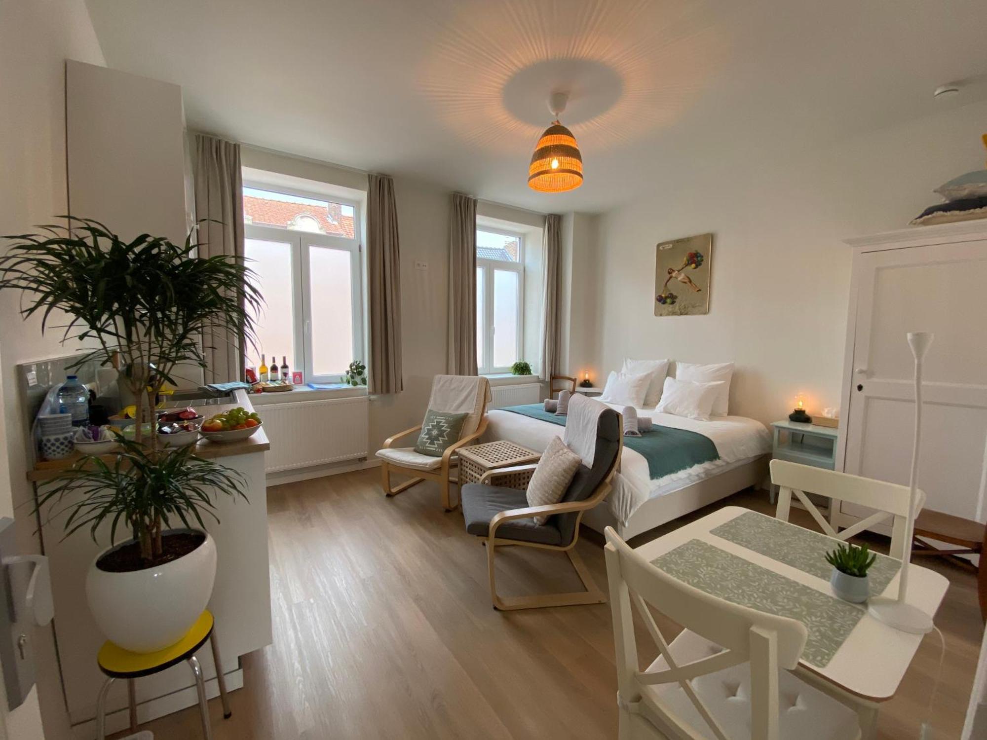 Logies-M Comfort Studios Inc Bikes B&B Ostenda Esterno foto